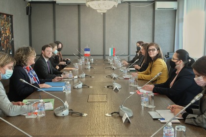 Министърът на външните работи Теодора Генчовска и държавният секретар по европейските въпроси на Франция Клеман Бон обсъдиха приоритетите на Френското председателство на ЕС